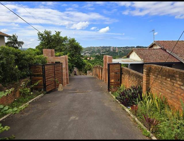 2 BEDROOM COMPLEX FOR SALE IN SARNIA